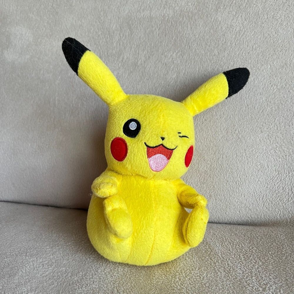 TOMY 8 inch Pokemon Plush Pikachu Waving Binking